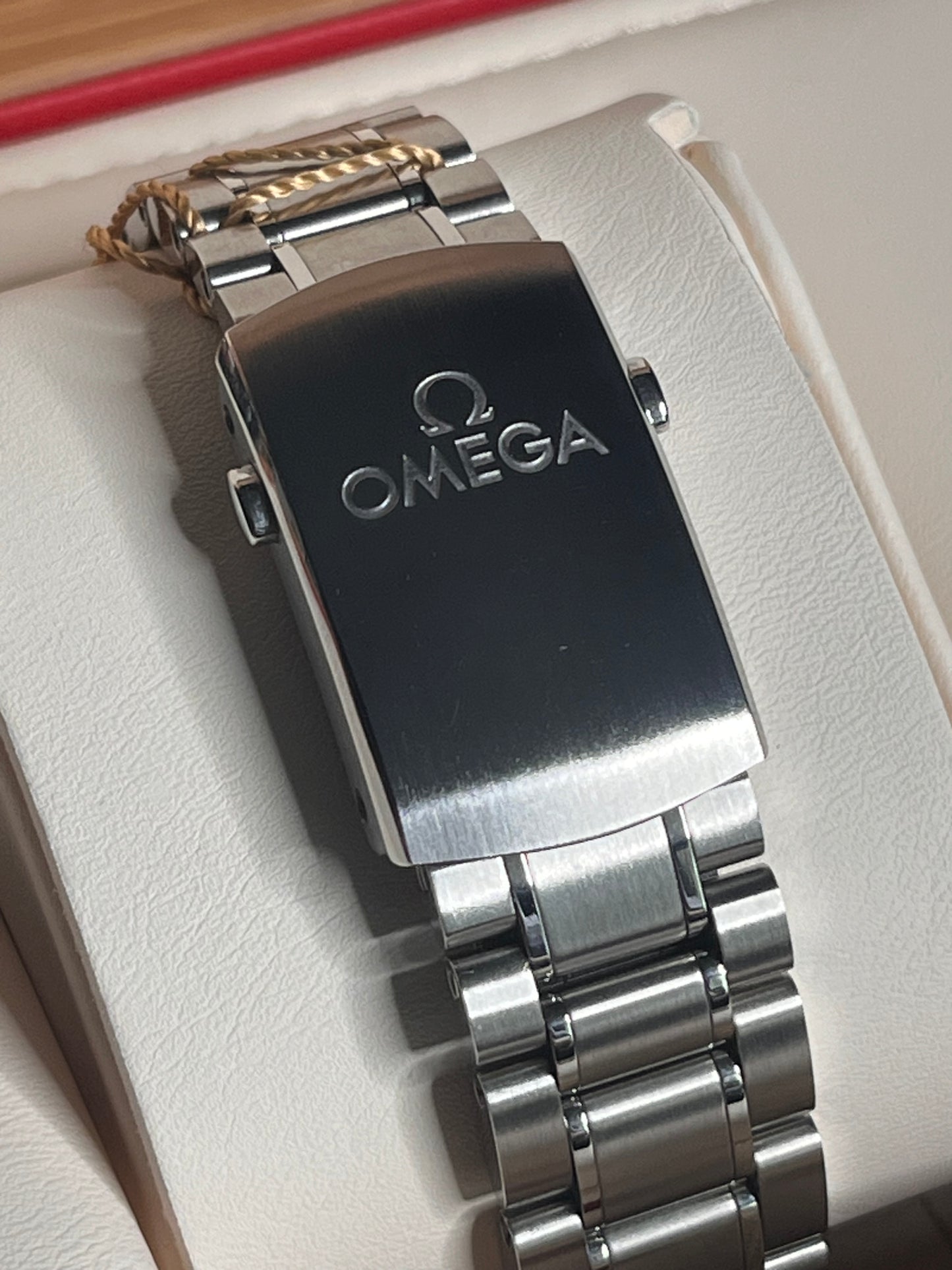 2025 Omeaga Moonphase