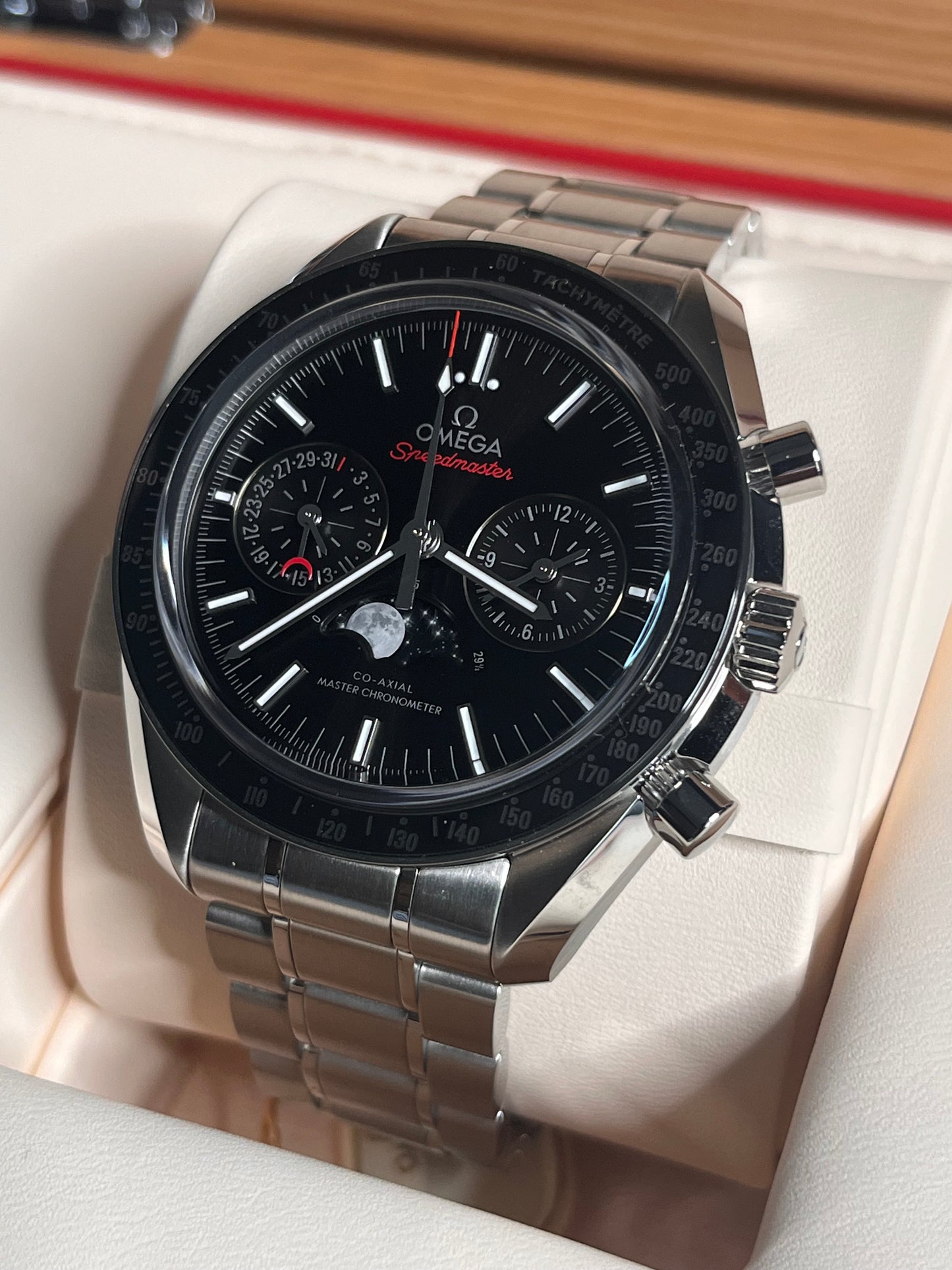2025 Omeaga Moonphase